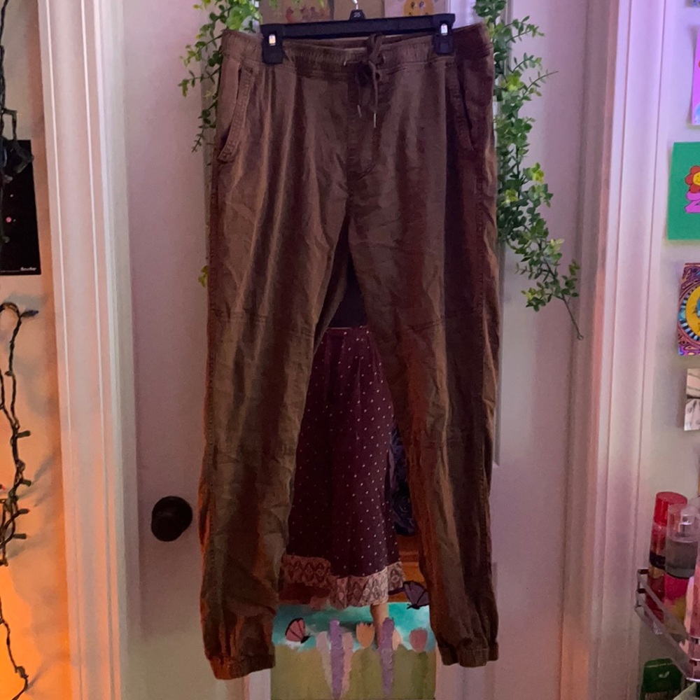 True craft men’s jogger style pants